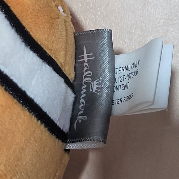 Hallmark Fluffballs Nemo Plush Ornament Clownfish - Picture 10 of 10